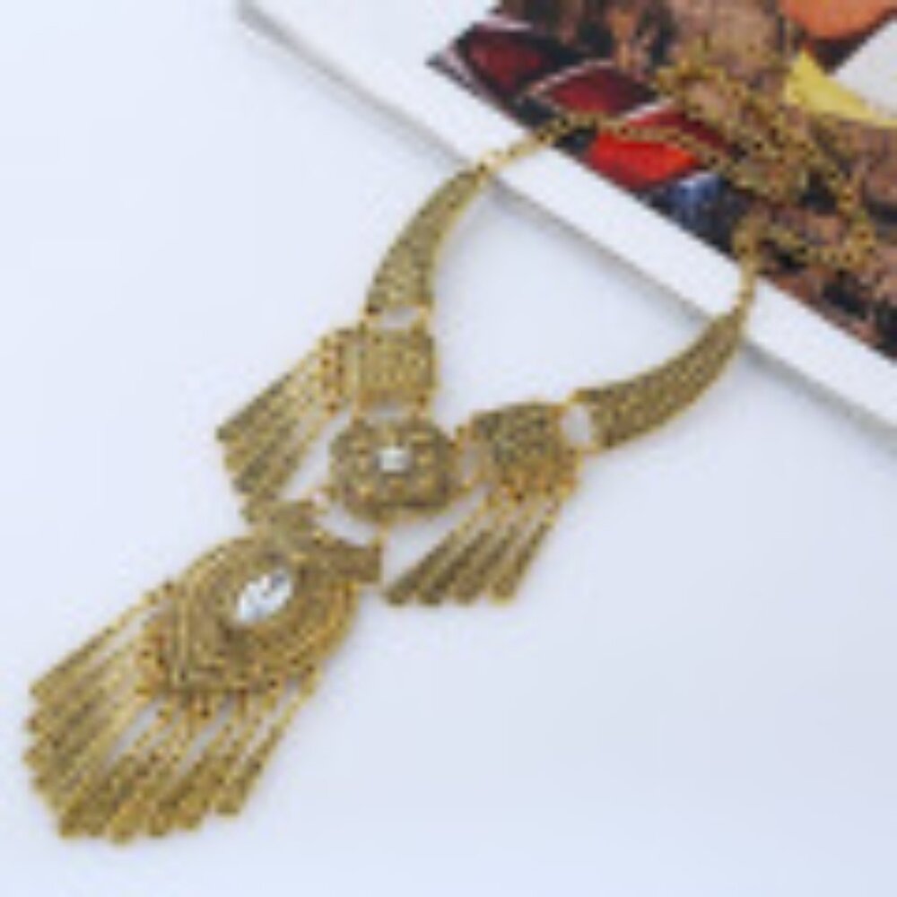 #035 Vintage Simple Horse Eye With Diamond Tassel Necklace